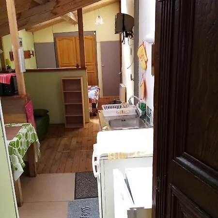 Apartment La *